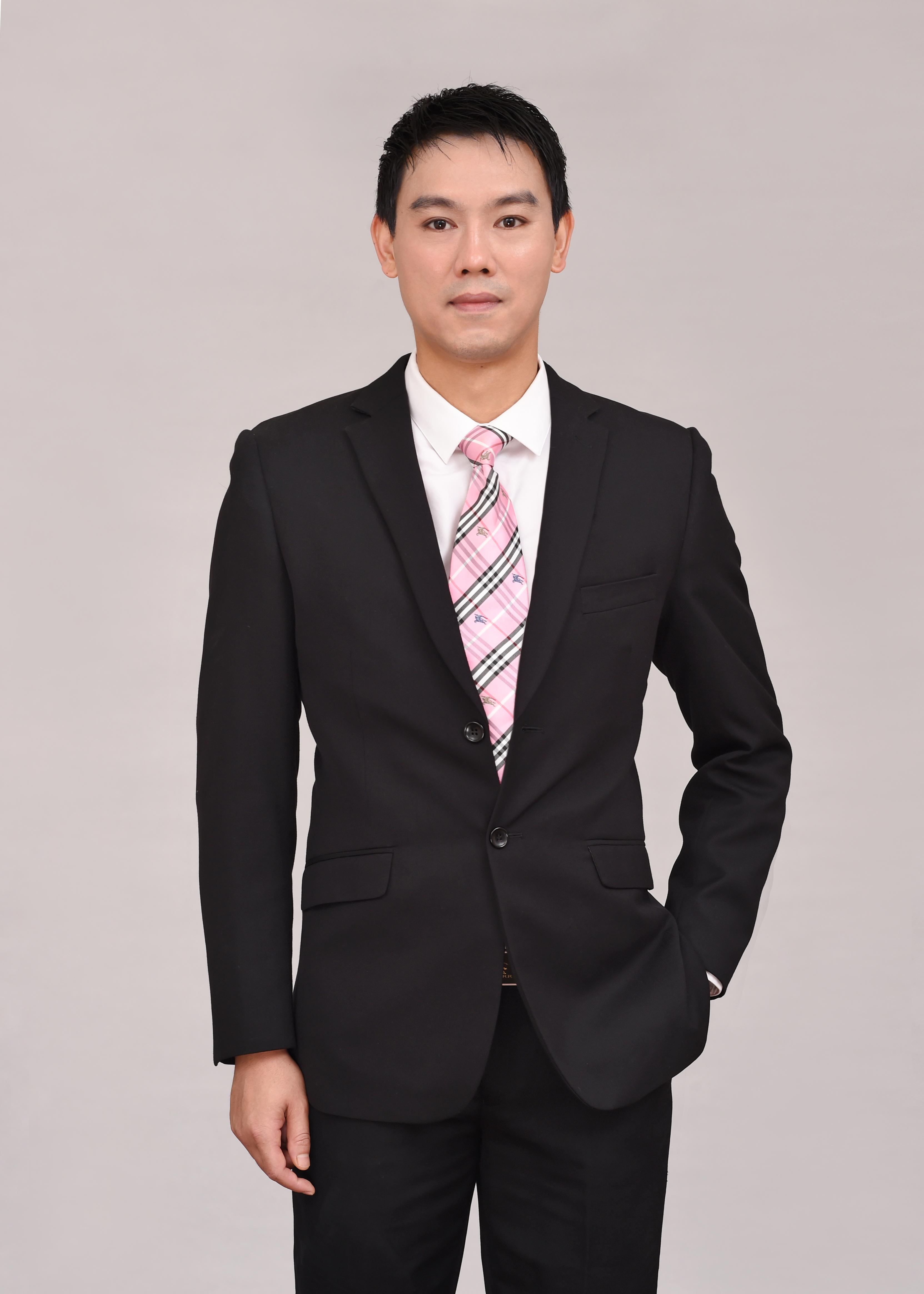 黄秀英 包装与印刷设计负责人